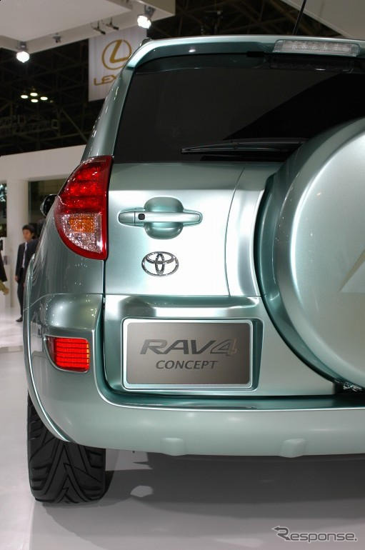 【東京モーターショー05】写真蔵…次期トヨタ RAV4