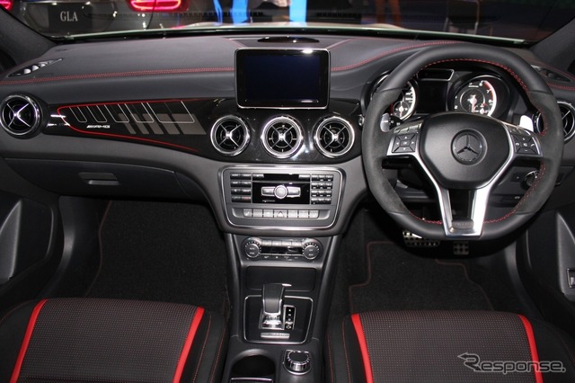 メルセデスベンツ GLA45AMG