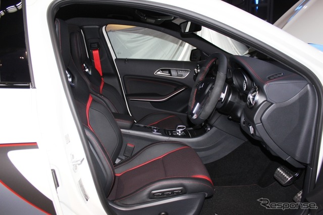 メルセデスベンツ GLA45AMG