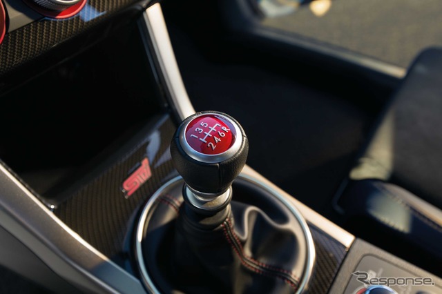 スバル WRX STI 新型