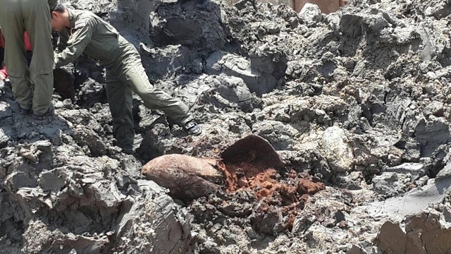 バンコクの鉄道建設現場で第２次大戦の爆弾破片