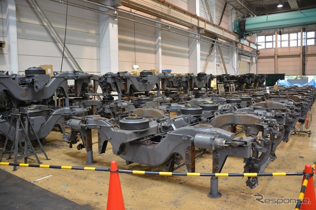 6月8日に開催された車両工場公開イベント「西武・電車フェスタ2014 in 武蔵丘車両検修場」の様子。普段は目にすることができない検修作業の実演などが行われた。