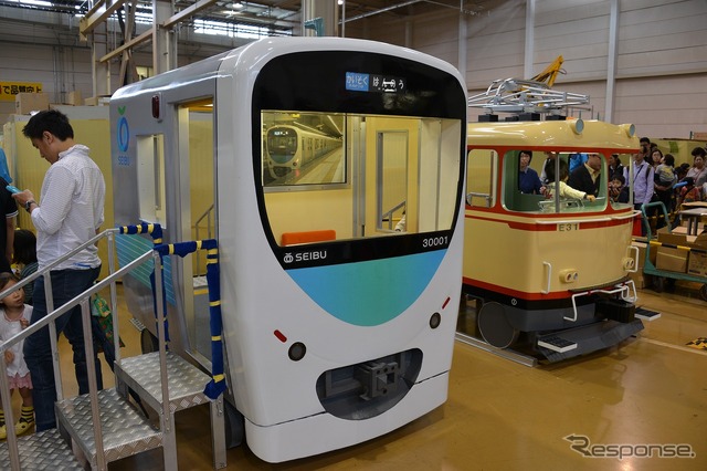 6月8日に開催された車両工場公開イベント「西武・電車フェスタ2014 in 武蔵丘車両検修場」の様子。普段は目にすることができない検修作業の実演などが行われた。