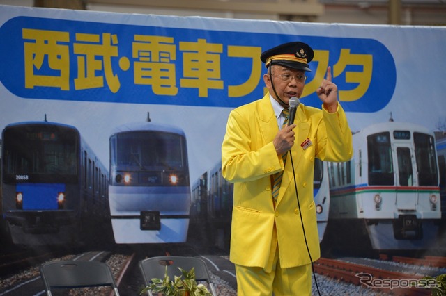 6月8日に開催された車両工場公開イベント「西武・電車フェスタ2014 in 武蔵丘車両検修場」の様子。普段は目にすることができない検修作業の実演などが行われた。