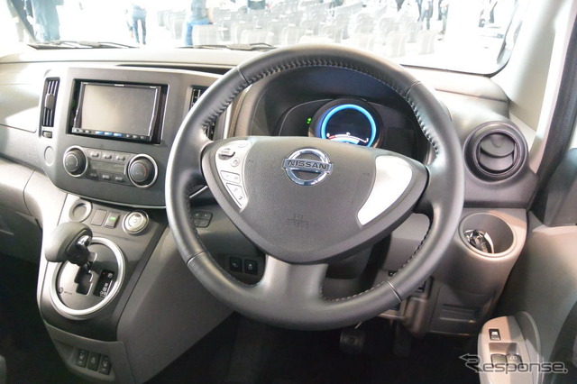 日産自動車 e-NV200 発表会