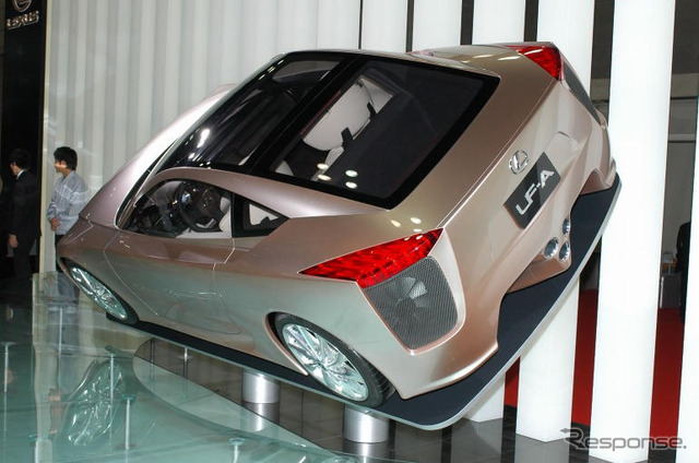 【東京モーターショー05】写真蔵…レクサス LF-A、V10