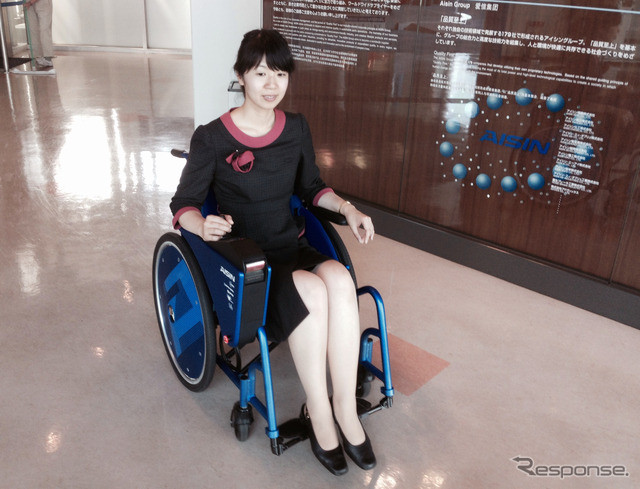 電動車いすをベースとした搭乗型移動ロボット