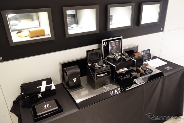 Hasselblad社カメラの特別展示（アストンマーティン赤坂）