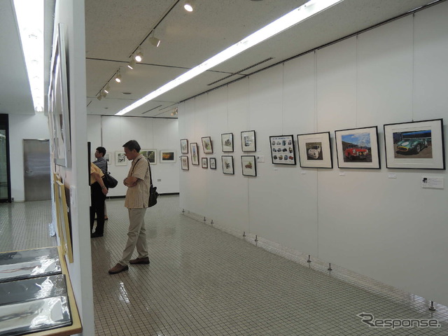 会場風景(オートモビル・アート連盟 作品展)