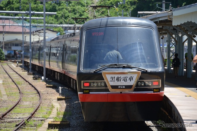 6月14日から始まった「よこすかYYのりものフェスタ2014」。海上自衛隊横須賀地方総監部は護衛艦や哨戒ヘリを公開した。