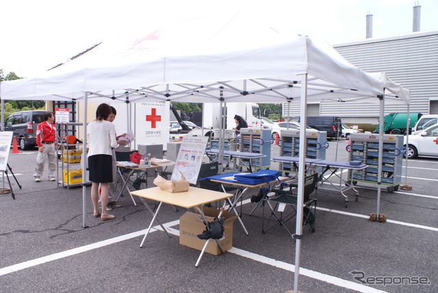 dERUに搭載されている救護資器材(防犯防災総合展in KANSAI2014)