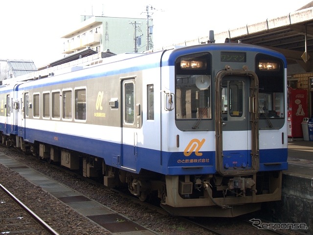 のと鉄道ではNT200形気動車7両が運用されているが、2015年春に2両が増備され、観光列車として運転される。