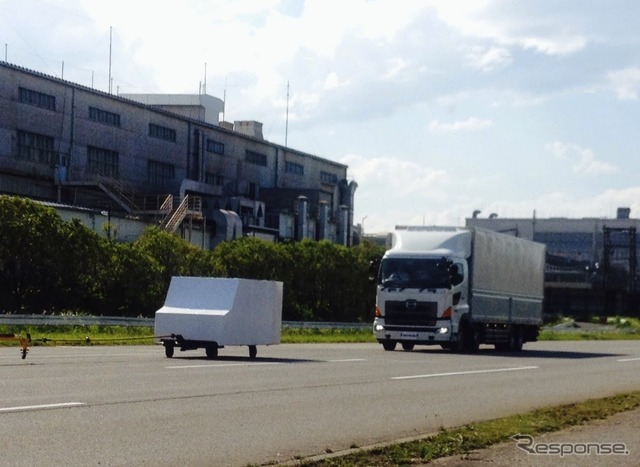 日野自動車 大型トラックPCSの実演