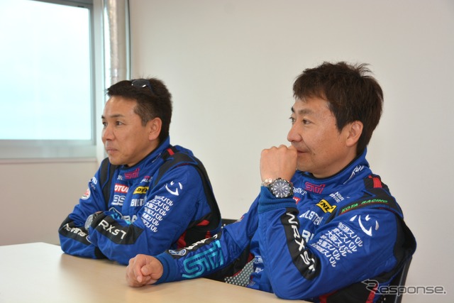 吉田寿博選手(左)と佐々木孝太選手(右)