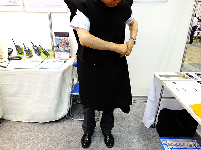防寒着や浮き輪になる