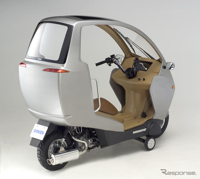 【東京モーターショー05】立ちコケしない2輪車…動研