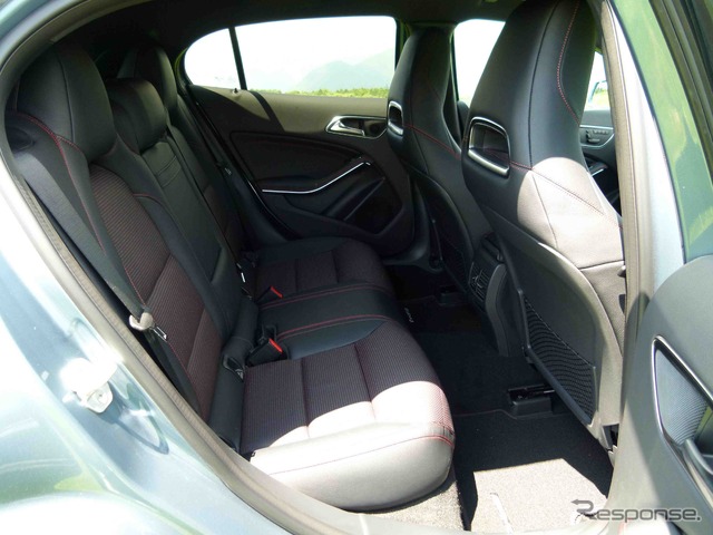 メルセデス・ベンツGLA250 4MATIC Sport
