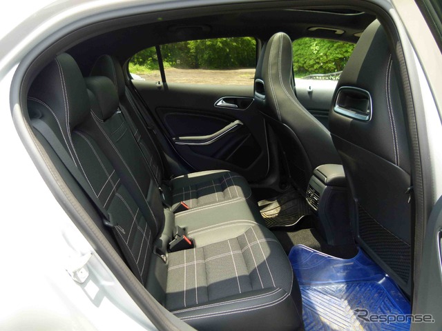 メルセデスベンツGLA250 4MATIC