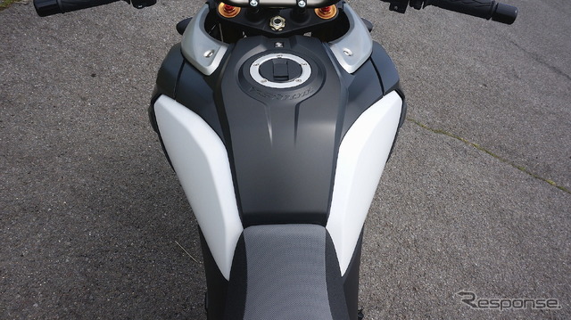 スズキ Vストローム1000 ABS