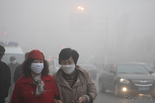 中国の渋滞と大気汚染(資料画像)