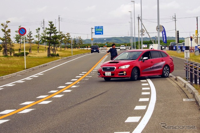 会場から一般道に出て、さらに高速道路を走る試乗ルートに参加者は大満足