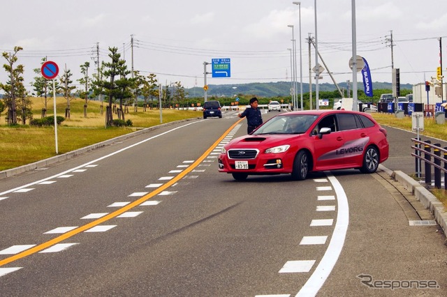 会場から一般道に出て、さらに高速道路を走る試乗ルートに参加者は大満足