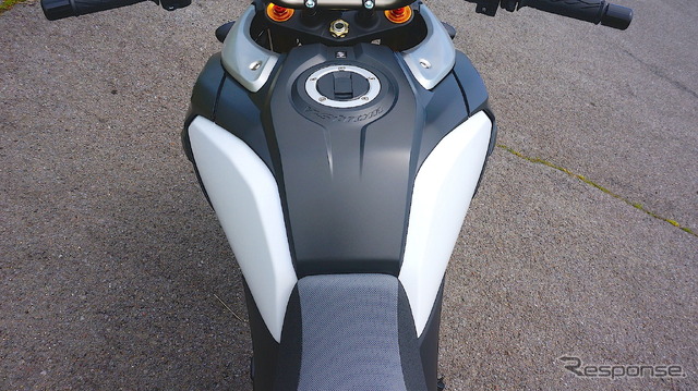 スズキ Vストローム1000 ABS