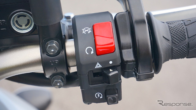 スズキ Vストローム1000 ABS