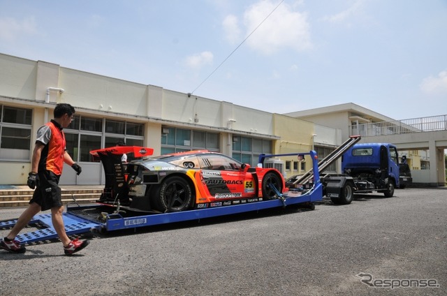 オートバックス・レーシング・チーム・アグリ(ARTA)は6月26日、三重県の鈴鹿市立庄野小学校で「モータスポーツ課外授業 SUPER GT学校訪問」を行った。