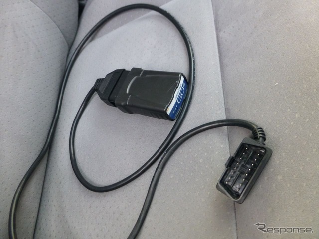 GEOTABとOBD IIコネクタ延長ケーブル