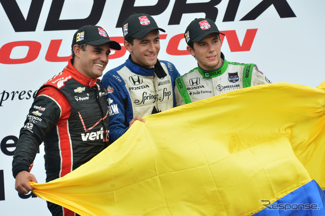 コロンビア勢が1-2-3独占。左から2位モントーヤ、優勝ウエルタス、3位ムニョス。写真：INDYCAR