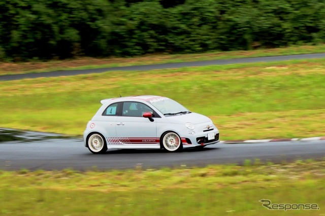 アバルト500