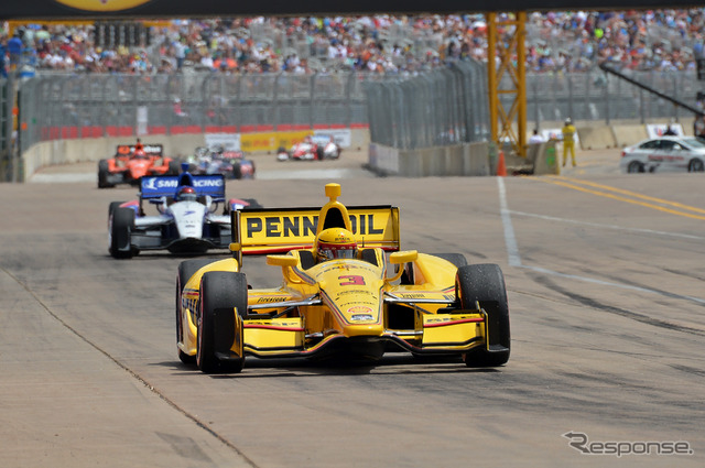 ポール発進だったカストロネベスは、レース中盤のアクシデントで戦線離脱。写真:INDYCAR