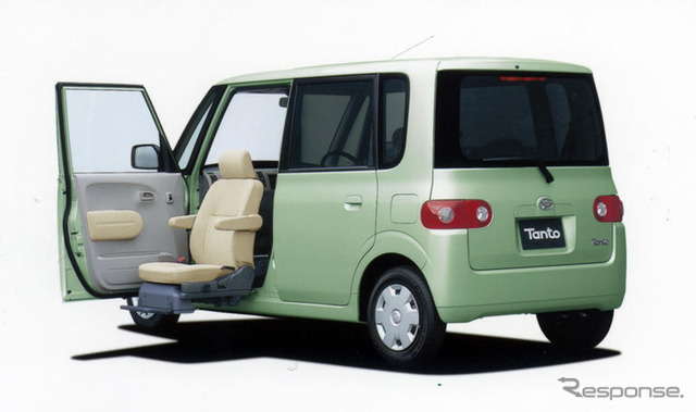 ダイハツ、タントに福祉車両フロントシートリフト