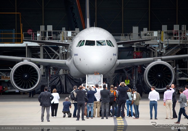 エアバス、A320neo初号機がロールアウト