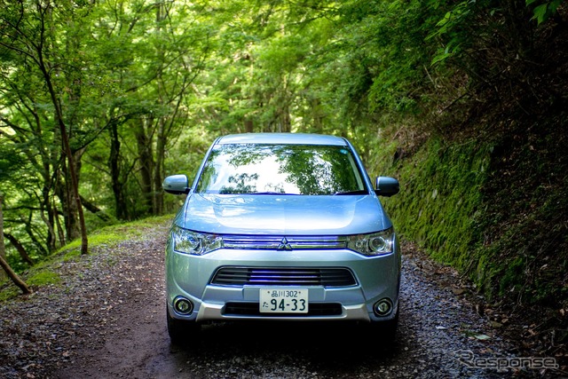 三菱 アウトランダー PHEV