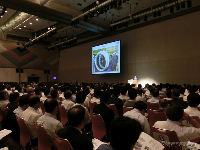 MRJ、環境性能で競合機にリードか「騒音面積40%縮減、CO2排出量で20%の差」