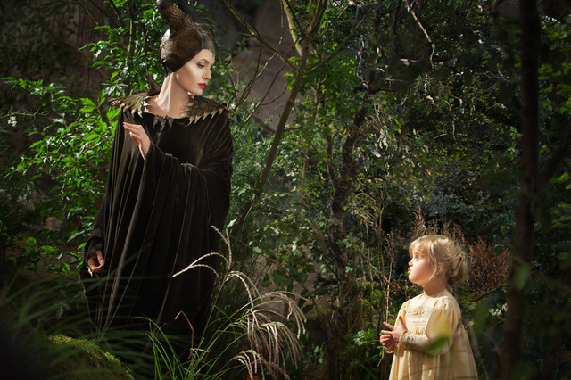 アンジェリーナ・ジョリー&娘ヴィヴィアン・ジョリー・ピット/『マレフィセント』 -(C)2014 Disney Enterprises, Inc. All Rights Reserved.