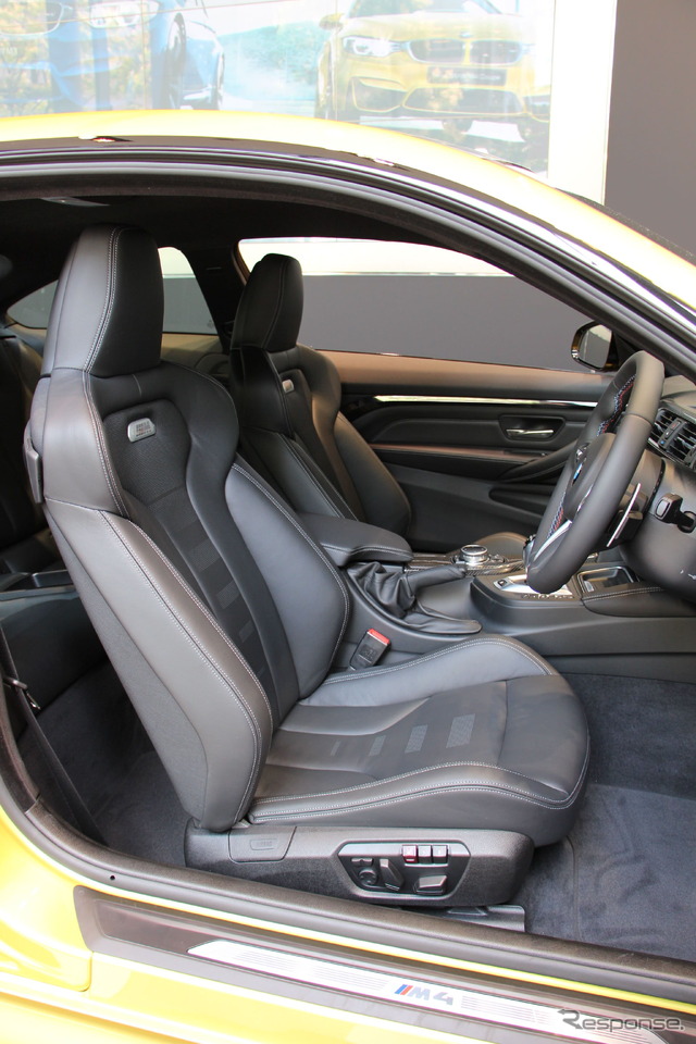 BMW・M4クーペ
