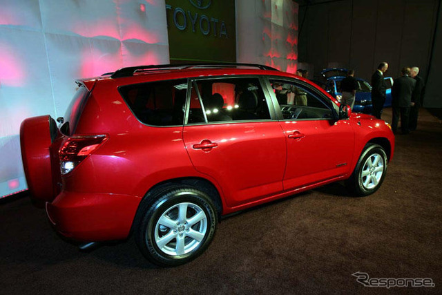 【SEMA05】トヨタ RAV4 新型、北米ではロング&V6