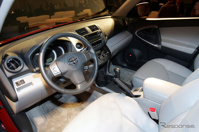 【SEMA05】トヨタ RAV4 新型、北米ではロング&V6