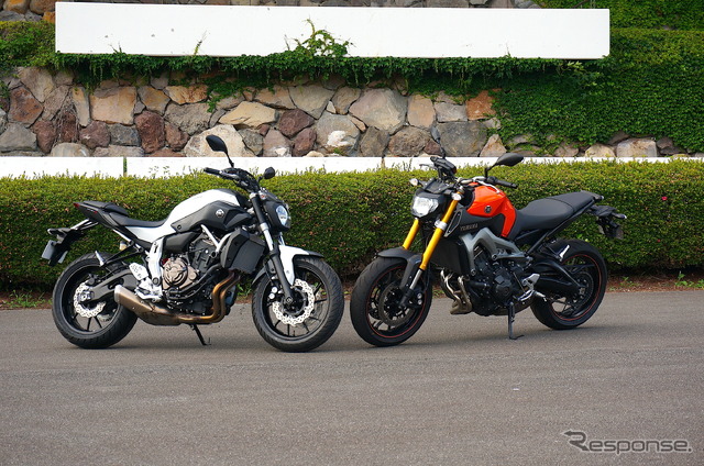 ヤマハ MT-07(左)とMT-09(右)