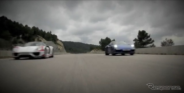 ポルシェ918スパイダーと911ターボが、直線で加速性能を競う