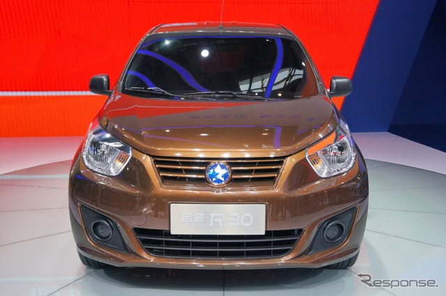 東風日産・ヴェヌーシア R30(北京モーターショー14)