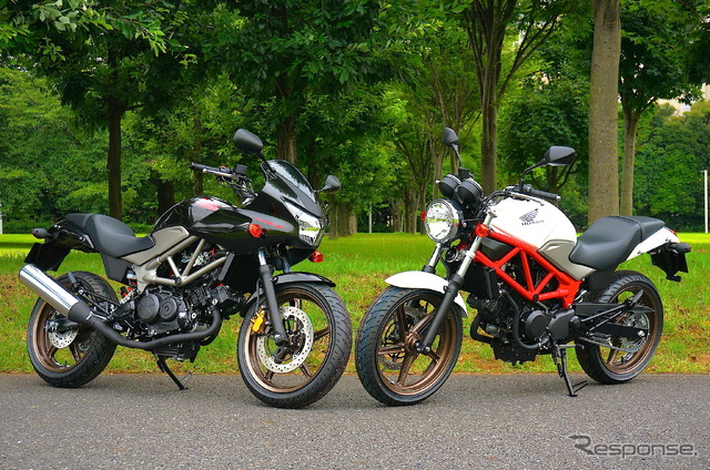 ホンダ VTR-F(左)VTR Type LD(右)