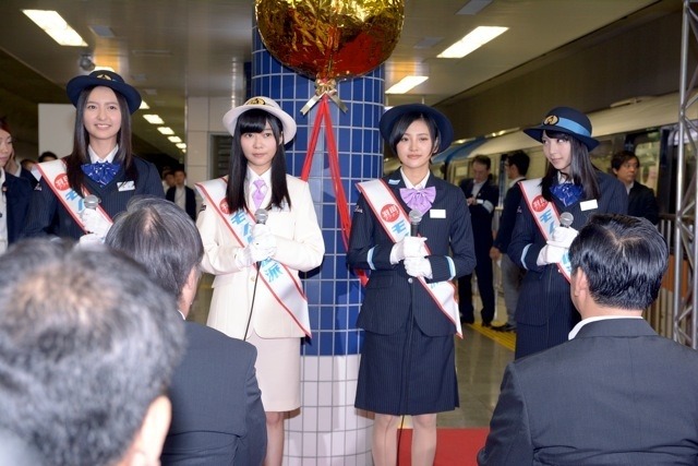 HKT48(7月18日、東京モノレール新型車出発式)