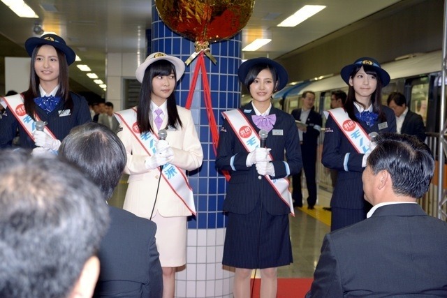 HKT48(7月18日、東京モノレール新型車出発式)