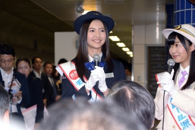 HKT48(7月18日、東京モノレール新型車出発式)