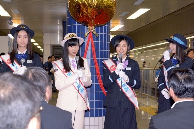 HKT48(7月18日、東京モノレール新型車出発式)