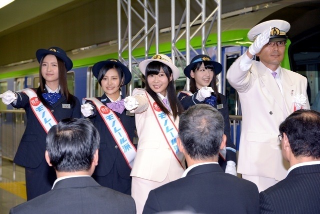 HKT48(7月18日、東京モノレール新型車出発式)